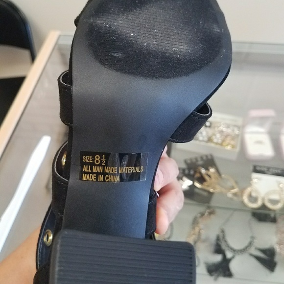 Shoes - Picture 2 of 3